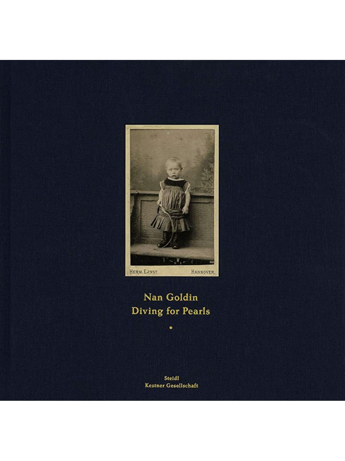 NAN GOLDIN DIVING FOR PEARLS