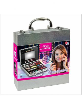 חגיגה מנצנצת מזוודת האיפור הראשונה שלי